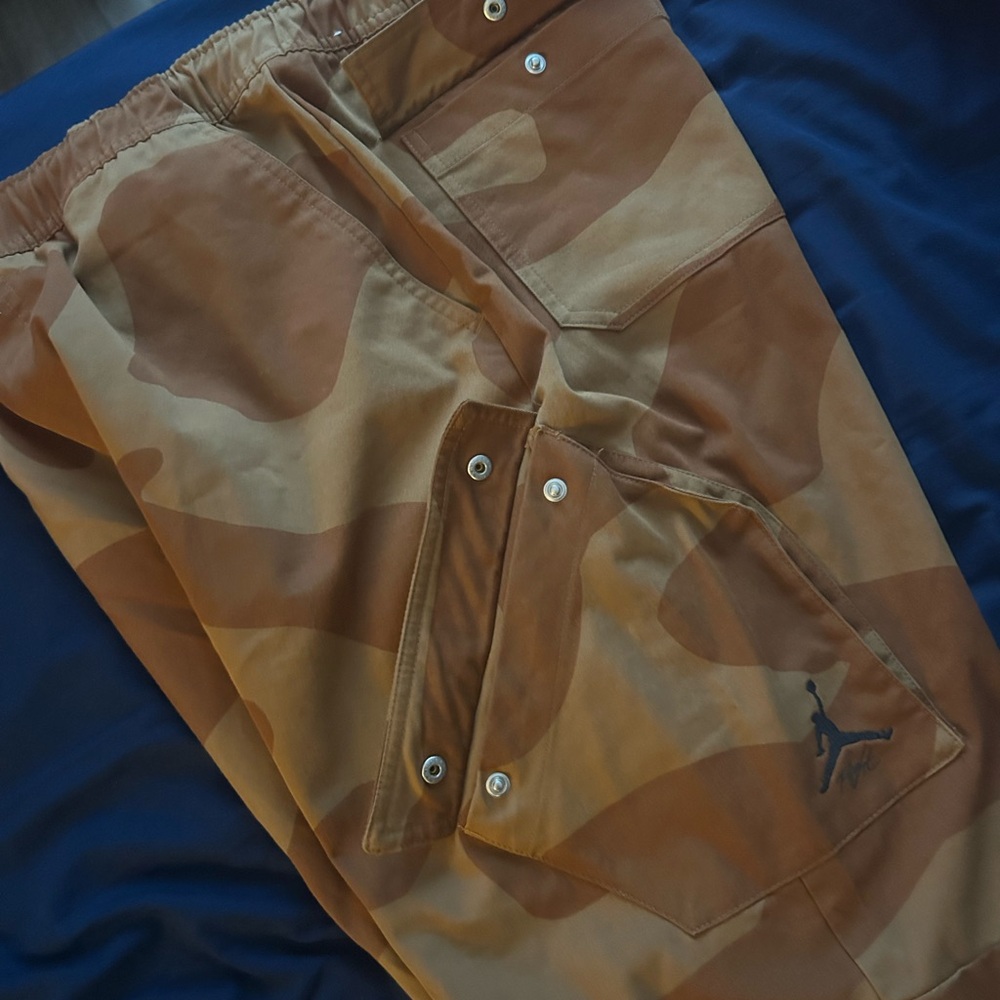 Jordan brown camo Chicago pant - Picture 3 of 5